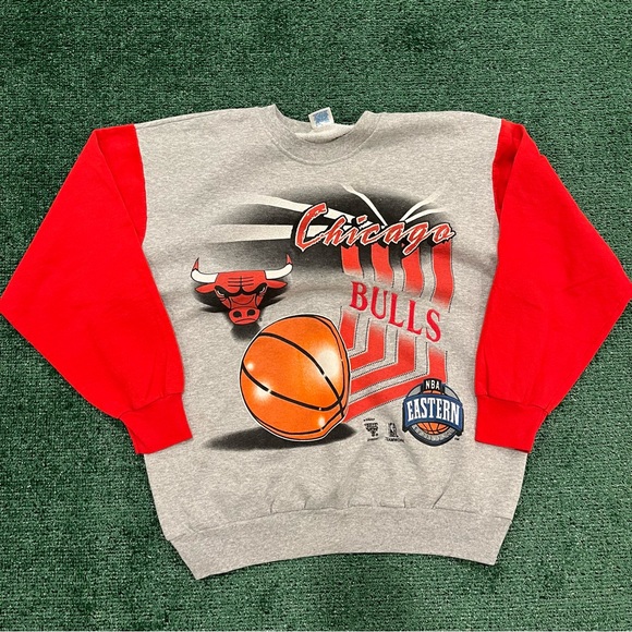 🏀 Vintage 90’s Chicago Bulls Crewneck - Picture 3 of 6